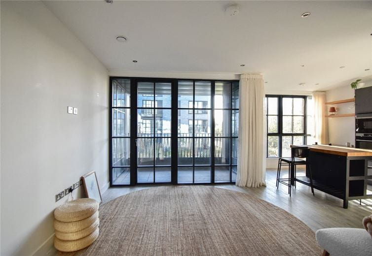 2 bedroom flat, Turing Way, Cambridge CB3 - Available