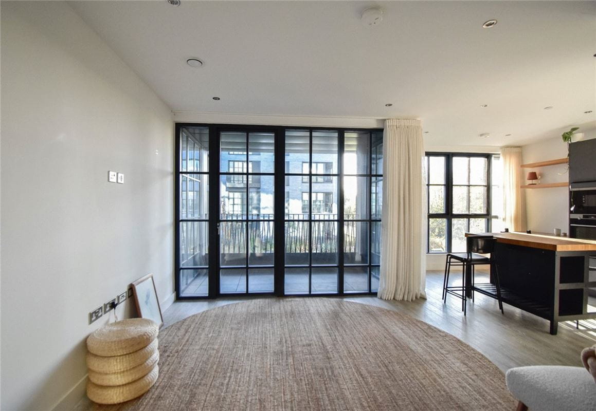 2 bedroom flat, Turing Way, Cambridge CB3 - Available