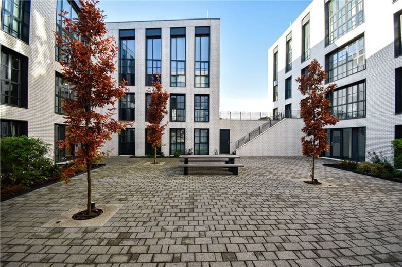 2 bedroom flat, Turing Way, Cambridge CB3 - Available