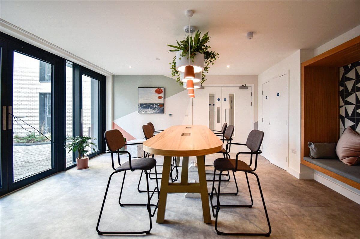 2 bedroom flat, Turing Way, Cambridge CB3 - Available