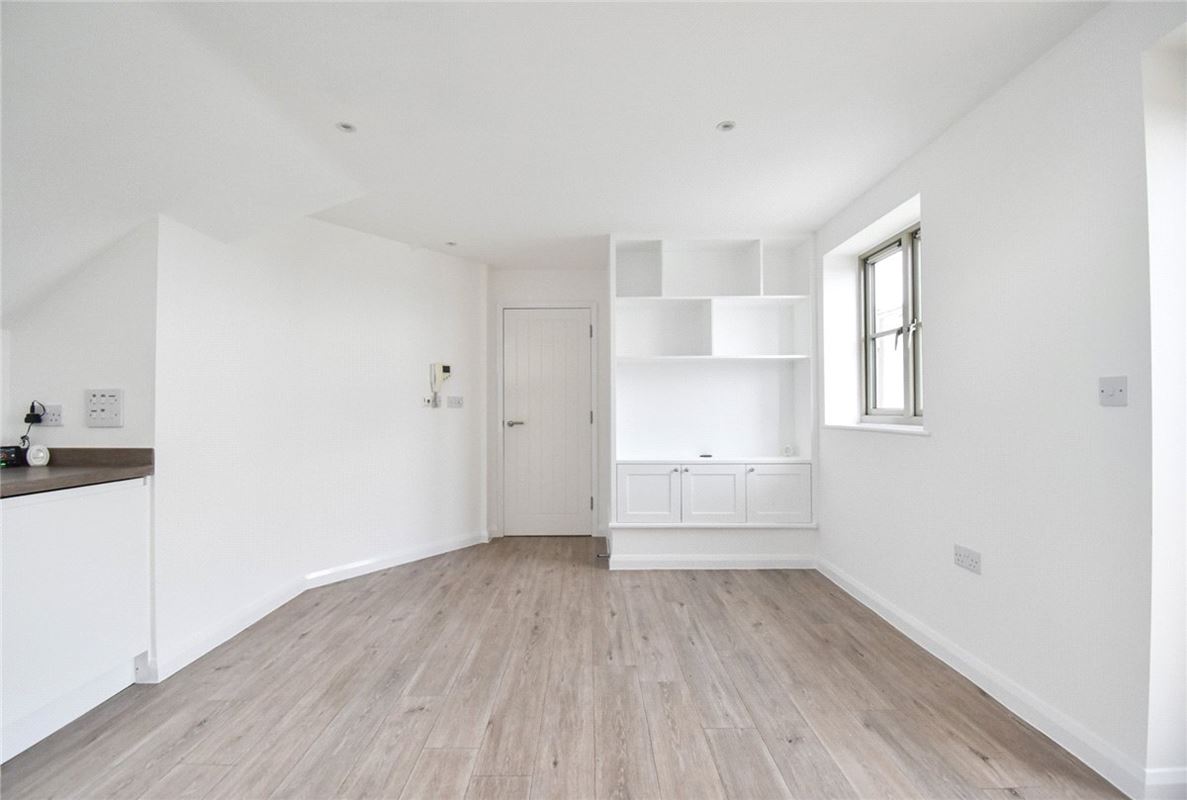 1 bedroom flat, Windsor Gate, Coldhams Lane CB1 - Available