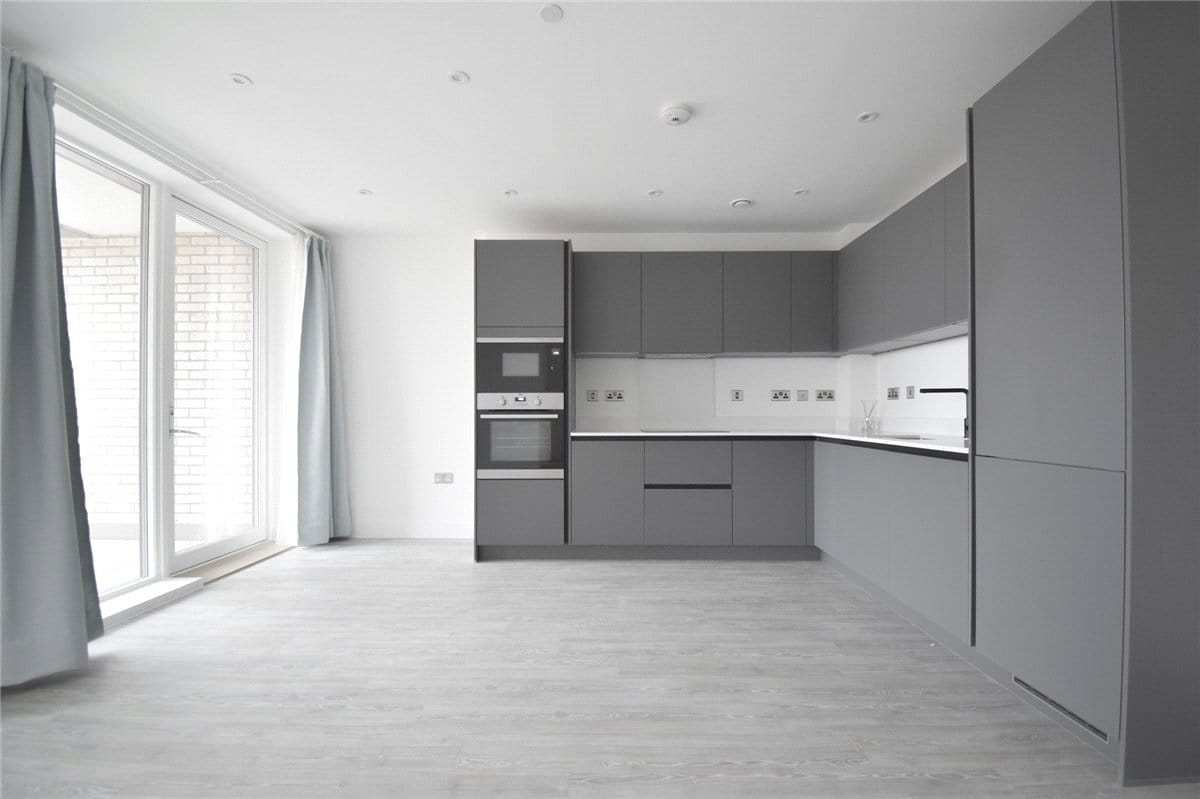 1 bedroom flat, Appleton Way, Cambridge CB3 - Available