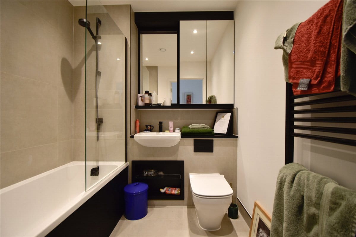 2 bedroom flat, Aston Terrace, Cambridge CB3 - Available