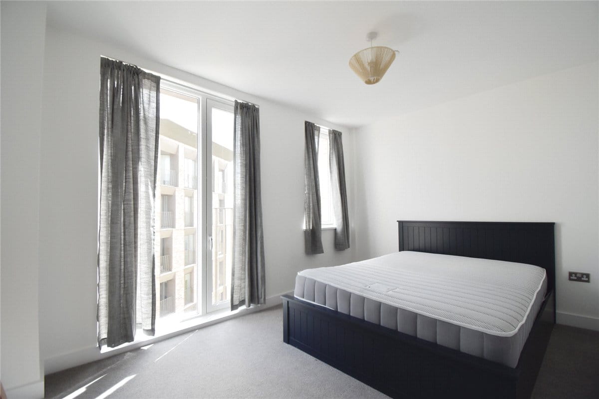 2 bedroom flat, Aston Terrace, Cambridge CB3 - Available