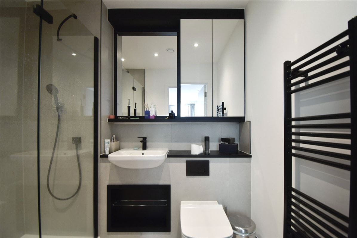 2 bedroom flat, Aston Terrace, Cambridge CB3 - Available