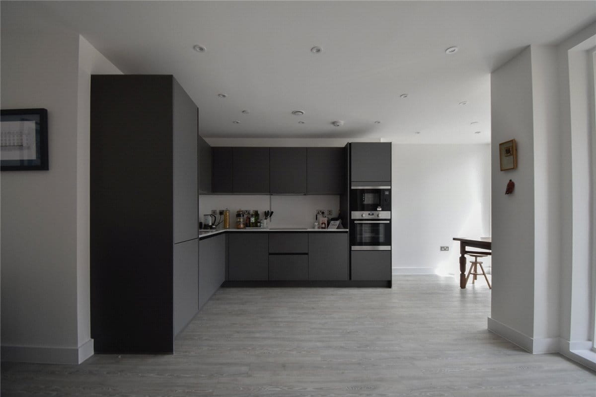 2 bedroom flat, Aston Terrace, Cambridge CB3 - Available