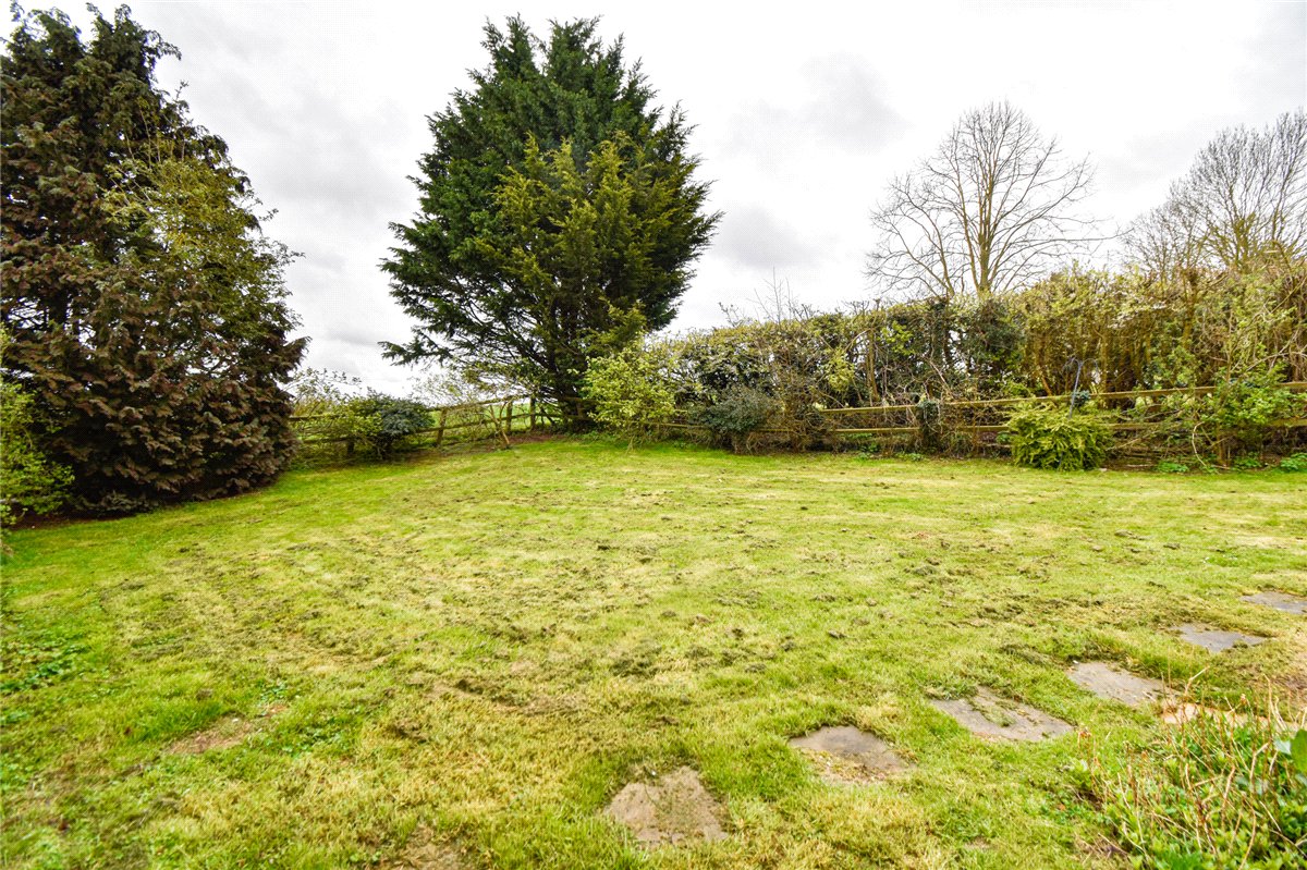 3 bedroom house, Streetly Hall Cottages, Streetly End CB21 - Let Agreed