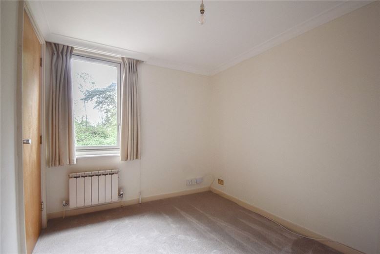 3 bedroom flat, The Oasthouse, Pinehurst South CB3 - Available