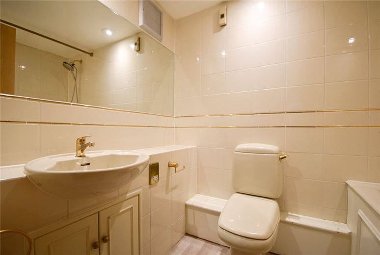 3 bedroom flat, The Oasthouse, Pinehurst South CB3 - Available