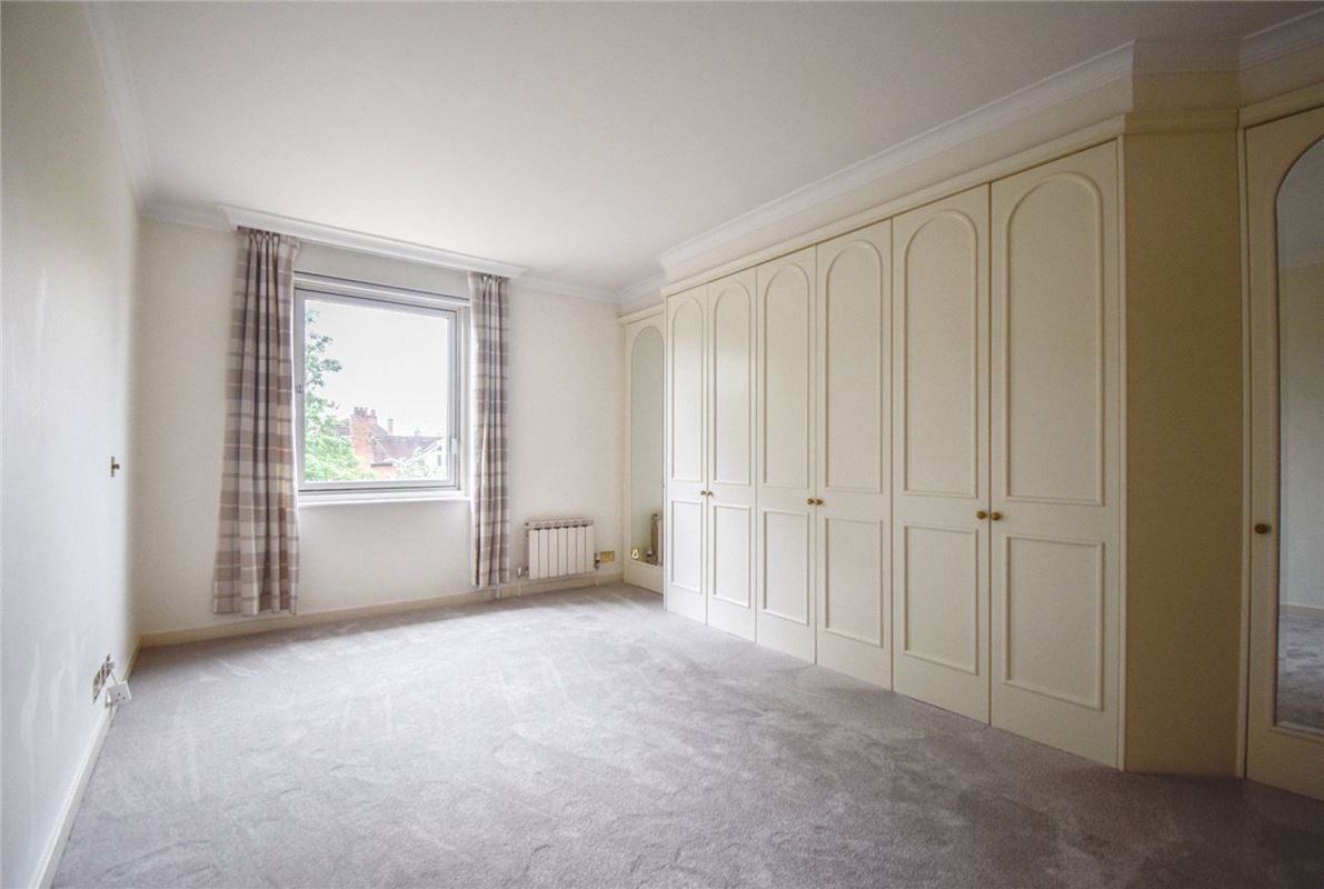 3 bedroom flat, The Oasthouse, Pinehurst South CB3 - Available