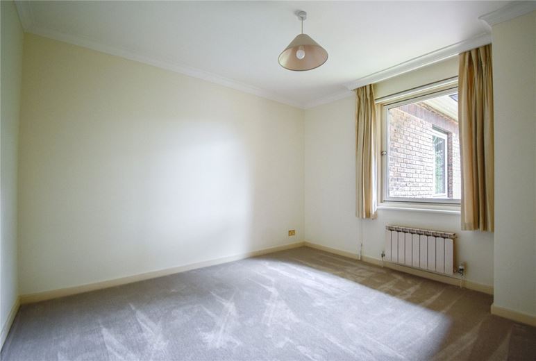 3 bedroom flat, The Oasthouse, Pinehurst South CB3 - Available