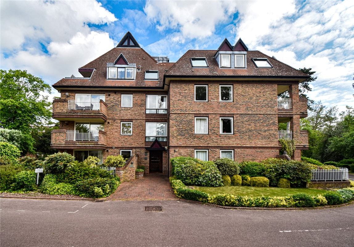 3 bedroom flat, The Oasthouse, Pinehurst South CB3 - Available