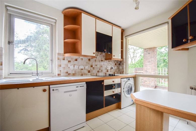 3 bedroom flat, The Oasthouse, Pinehurst South CB3 - Available