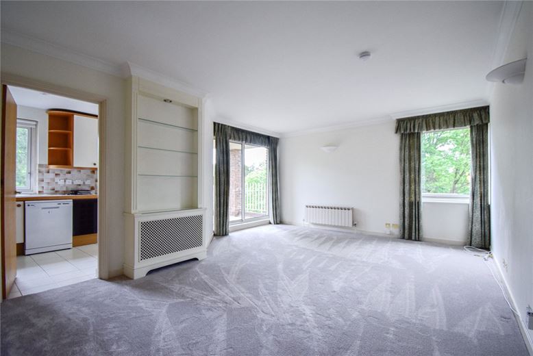 3 bedroom flat, The Oasthouse, Pinehurst South CB3 - Available