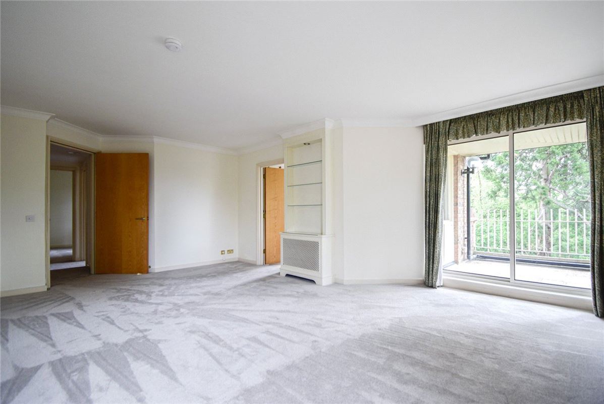 3 bedroom flat, The Oasthouse, Pinehurst South CB3 - Available