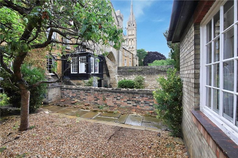 1 bedroom house, Minster Precincts, Peterborough PE1 - Sold