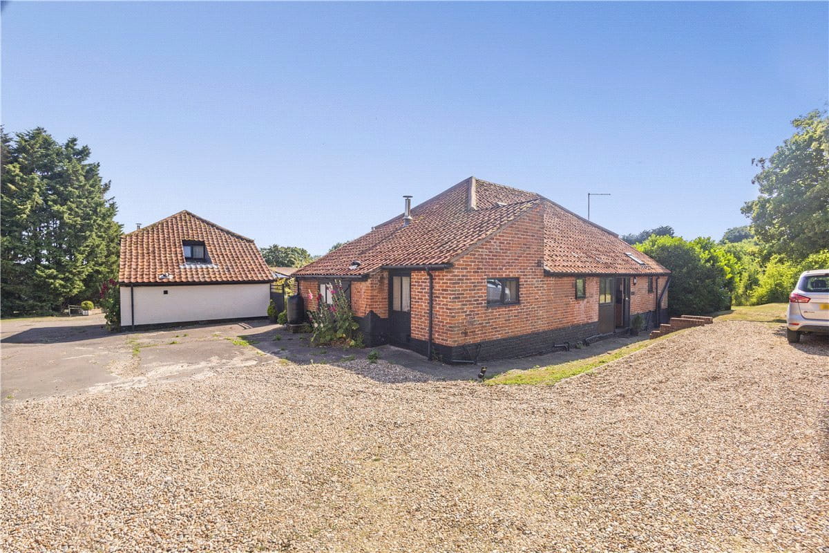  House, Cookley, Halesworth IP19 - Available
