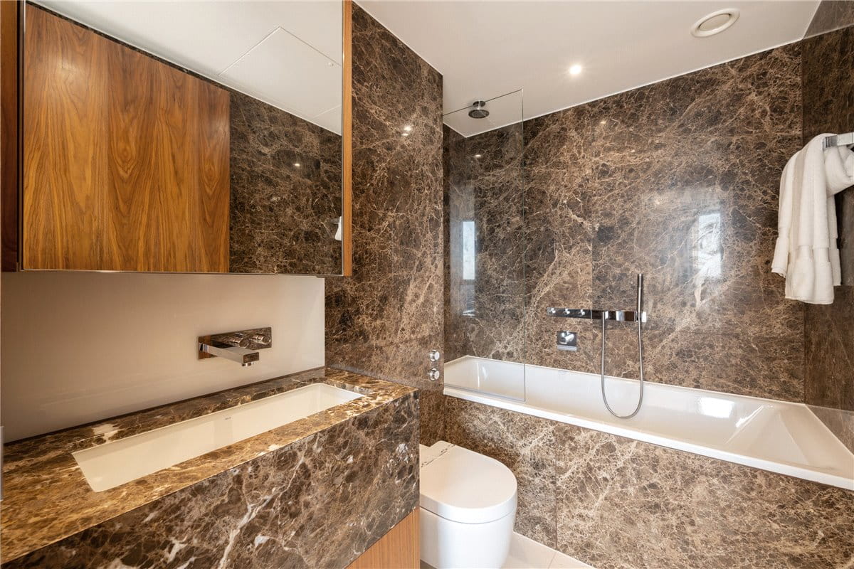 2 bedroom flat, Tower West, Chelsea Waterfront SW10 - Available