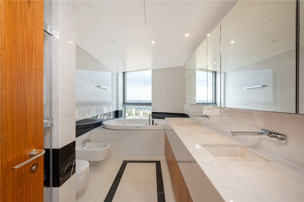 5 bedroom flat, Waterfront Drive, Chelsea Waterfront SW10 - Available