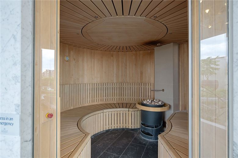 2 bedroom flat, Waterfront Drive, Chelsea Waterfront SW10 - Available