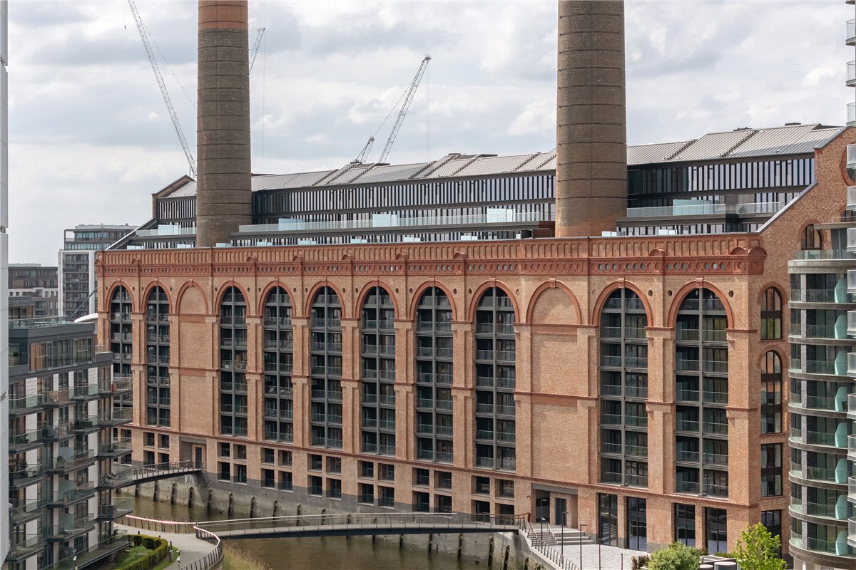 3 bedroom flat, Waterfront Drive, Chelsea Waterfront SW10 - Available