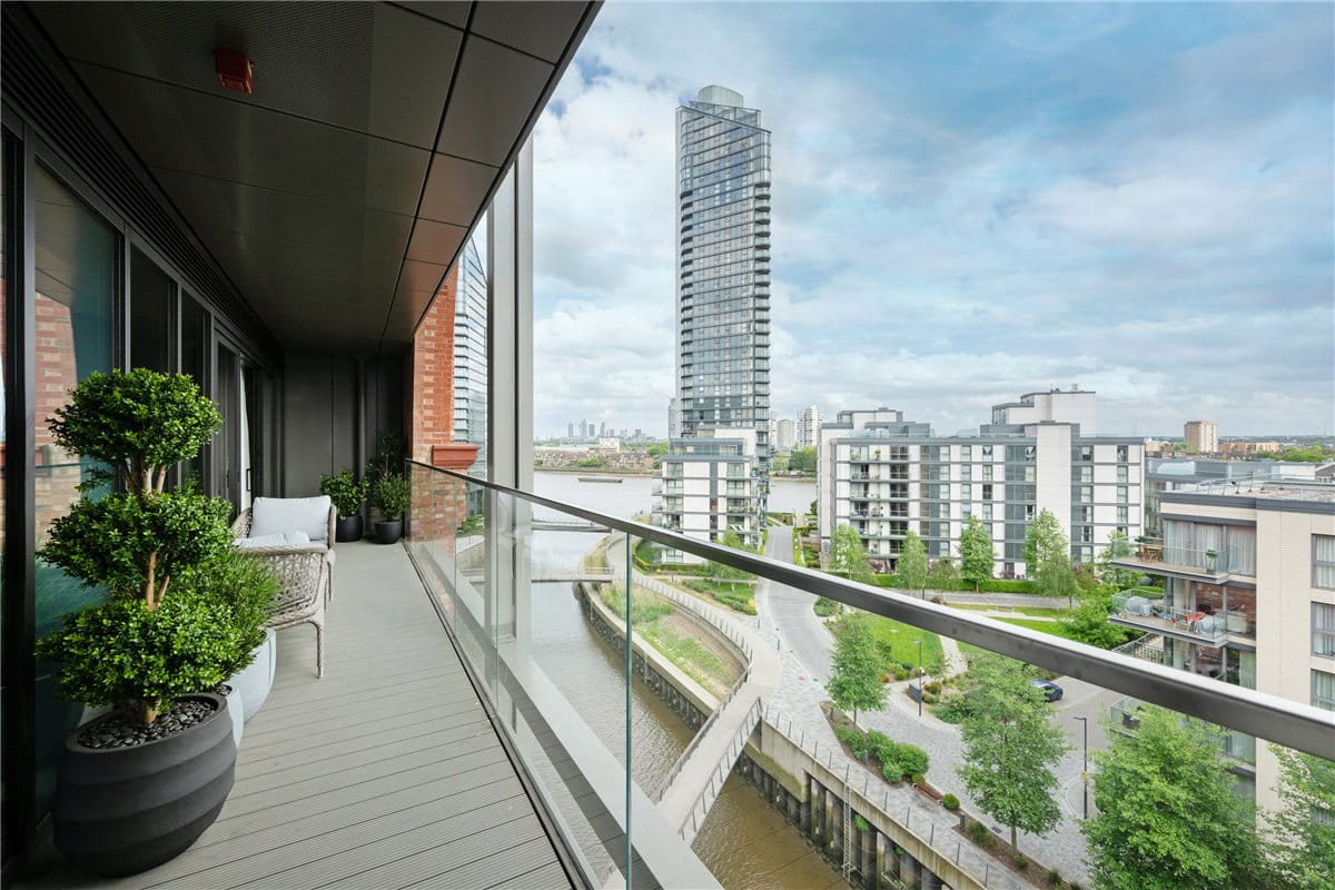 4 bedroom flat, Waterfront Drive, Chelsea Waterfront SW10 - Available