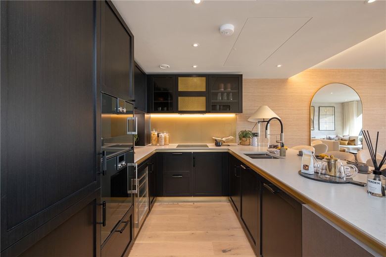 4 bedroom flat, Waterfront Drive, Chelsea Waterfront SW10 - Available