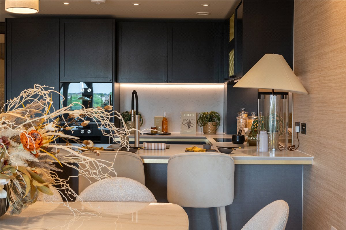 4 bedroom flat, Waterfront Drive, Chelsea Waterfront SW10 - Available