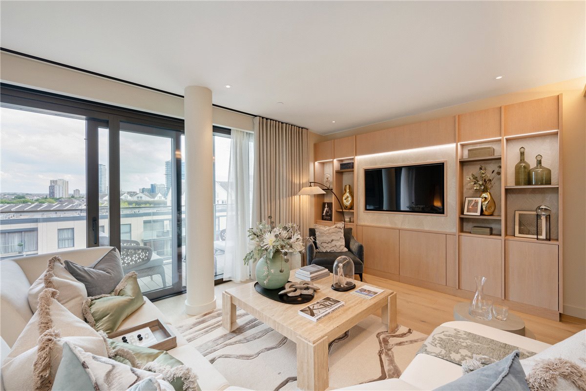 4 bedroom flat, Waterfront Drive, Chelsea Waterfront SW10 - Available