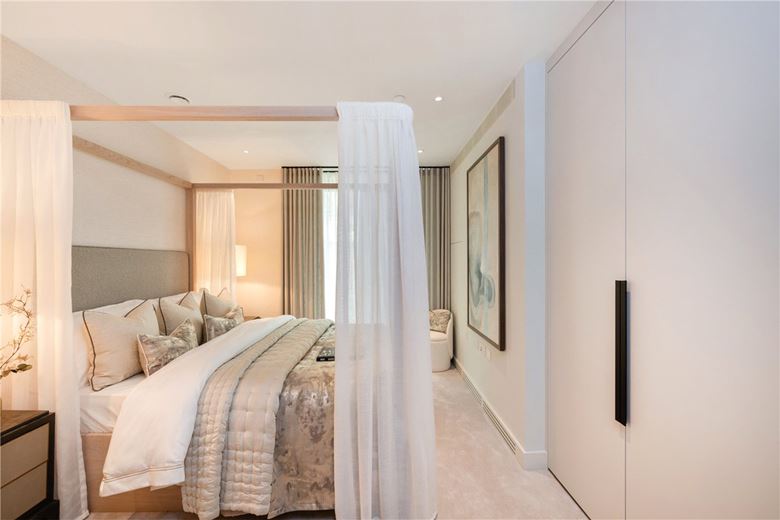 4 bedroom flat, Waterfront Drive, Chelsea Waterfront SW10 - Available