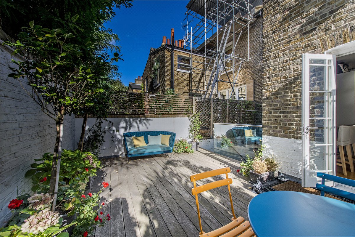 4 bedroom house, Limerston Street, Chelsea SW10 - Sold