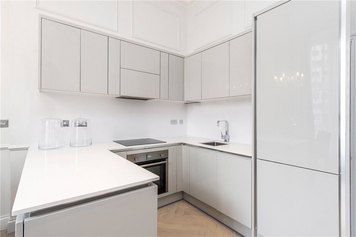 1 bedroom flat, Gloucester Gardens, Bayswater W2 - Sold