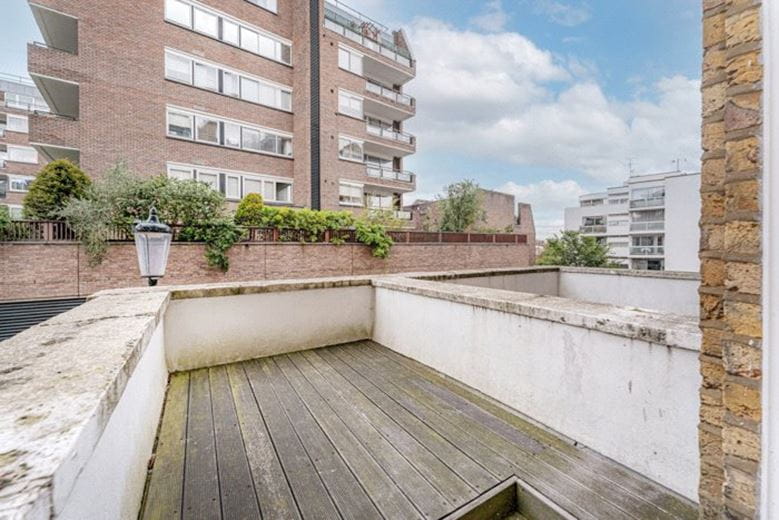 1 bedroom flat, Airlie Gardens, Kensington W8 - Available