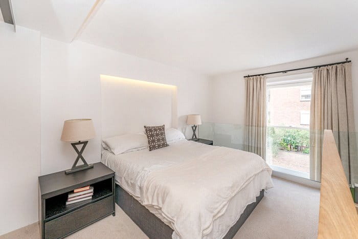 1 bedroom flat, Airlie Gardens, Kensington W8 - Available