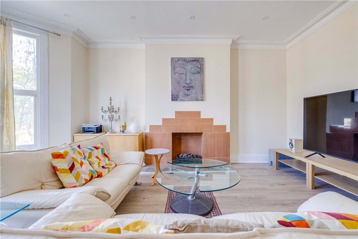 2 bedroom flat, Holland Road, West Kensington W14 - Available