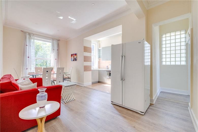 2 bedroom flat, Holland Road, West Kensington W14 - Available