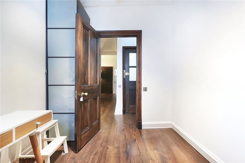 2 bedroom flat, Harrington Road, South Kensington SW7 - Available