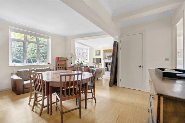 2 bedroom flat, Melton Court, South Kensington SW7 - Available
