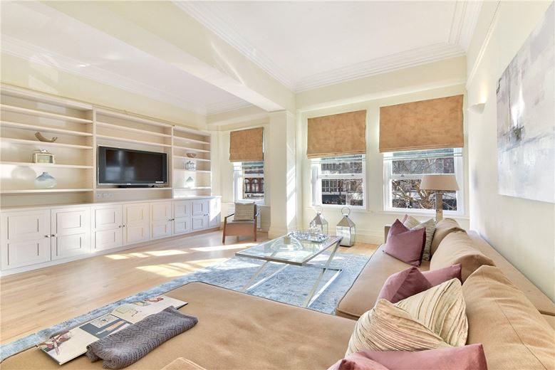 3 bedroom flat, Park Mansions, Knightsbridge SW1X - Available