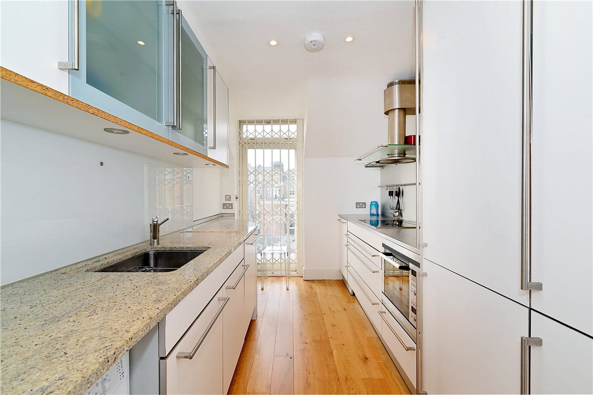 1 bedroom flat, Hans Road, Knightsbridge SW3 - Available