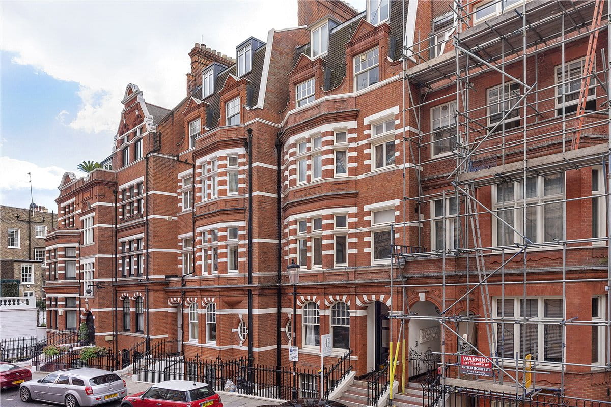 1 bedroom flat, Hans Road, Knightsbridge SW3 - Available