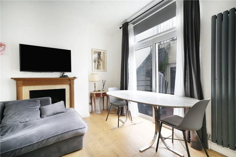 2 bedroom flat, Warwick Way, Pimlico SW1V - Available