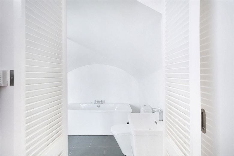 2 bedroom flat, Warwick Way, Pimlico SW1V - Available