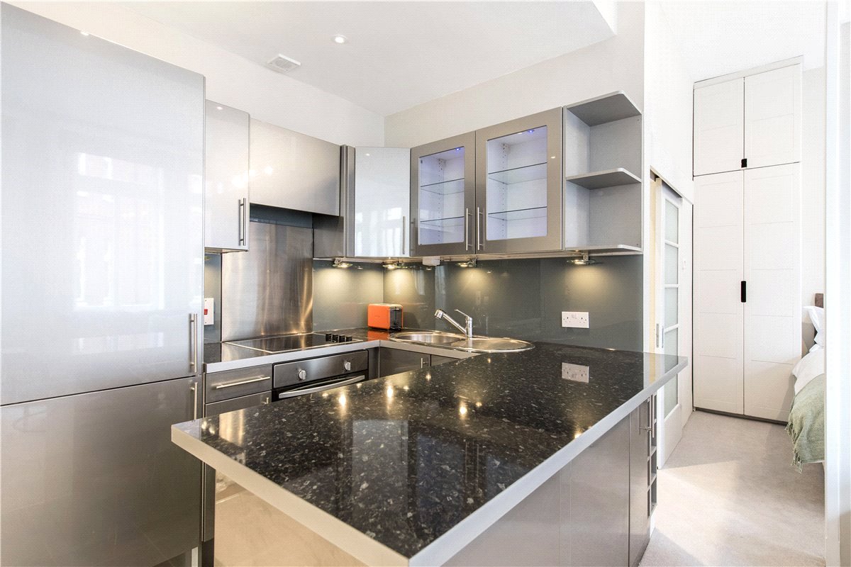  bedroom flat, Pont Street, Knightsbridge SW1X - Available