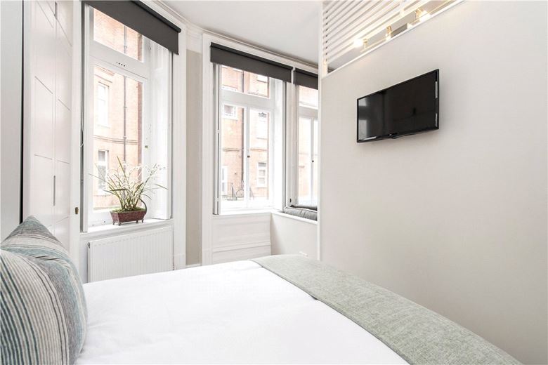 bedroom flat, Pont Street, Knightsbridge SW1X - Available