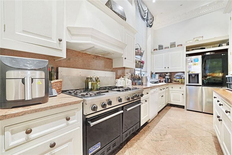 3 bedroom flat, Prince Consort Road, London SW7 - Available