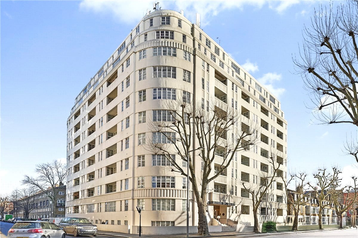  bedroom flat, Sloane Avenue Mansions, Sloane Avenue SW3 - Available