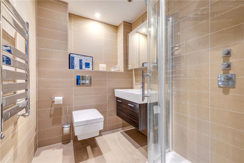 2 bedroom flat, Holland Park Road, Holland Park W14 - Available