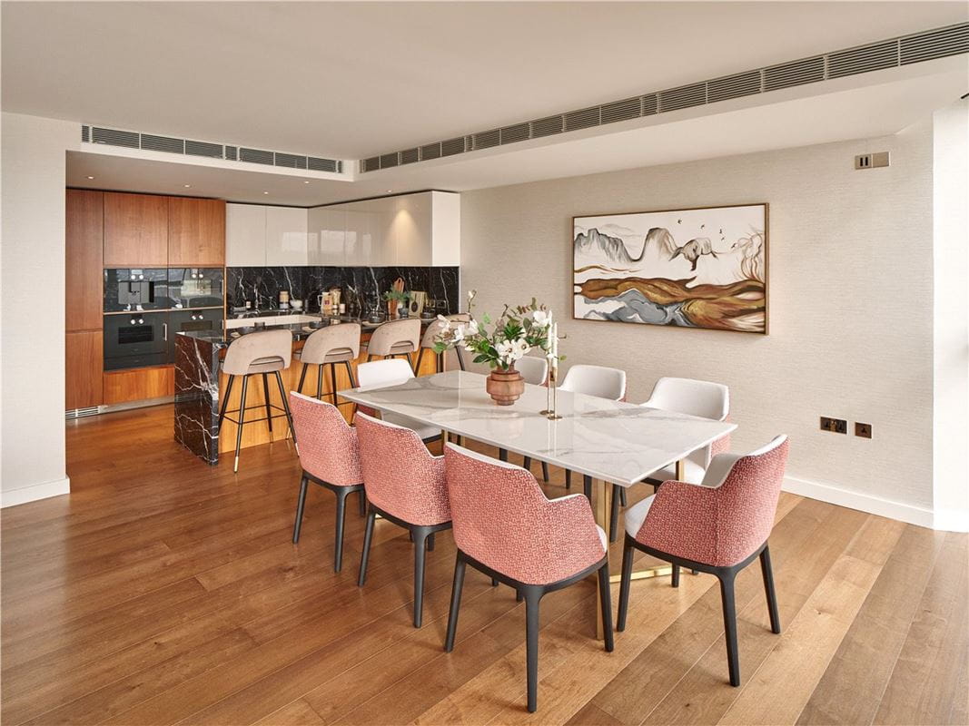 4 bedroom flat, Waterfront Drive, Chelsea Waterfront SW10 - Available