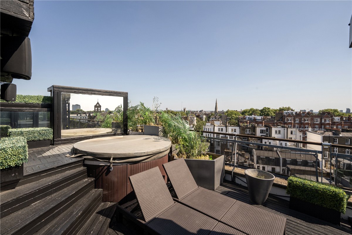 3 bedroom flat, Harrington Road, South Kensington SW7 - Available